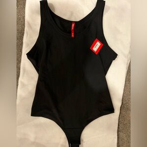 NWT Spanx Scoop Neck Bodysuit